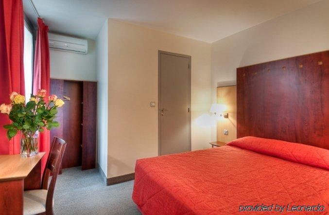 Hotel 10 Opera By Happyculture Paris Zimmer foto